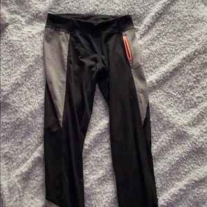 leggings w stripes on side and zipper